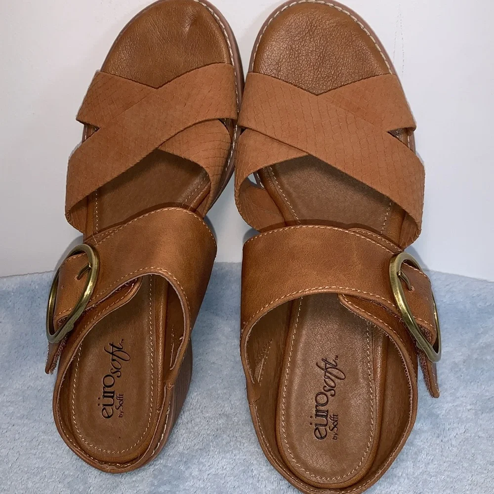 Cyleigh woman’s sandals.  Excellent condition.